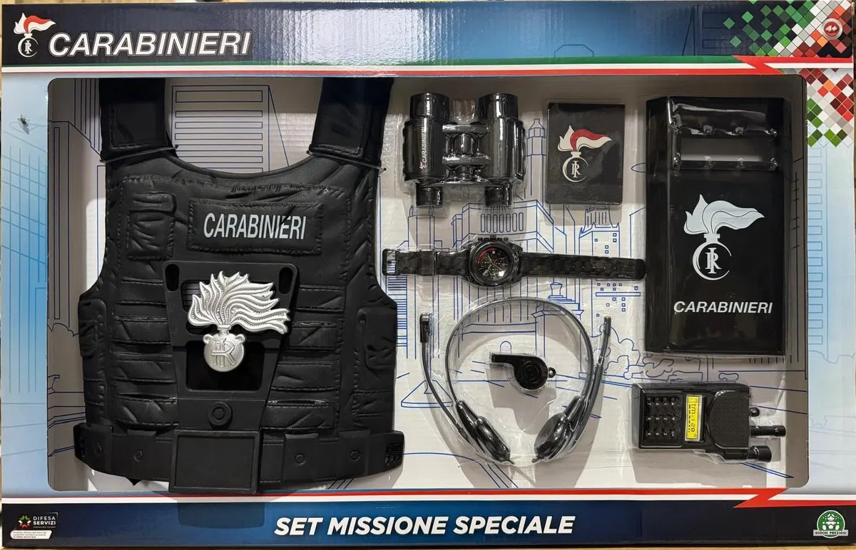 Grandi Giochi - Set Carabinieri Big - Set ufficiale dei Carabinieri con tanti accessori - CBN17000