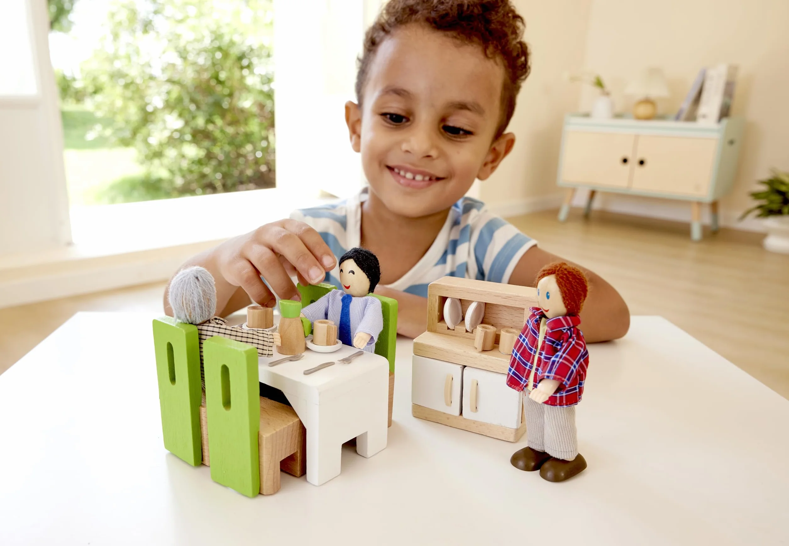 Hape Sala da Pranzo per la casa delle bambole | Mobili in legno in miniatura con piatti e posate | Per gioco di ruolo dai 3 anni