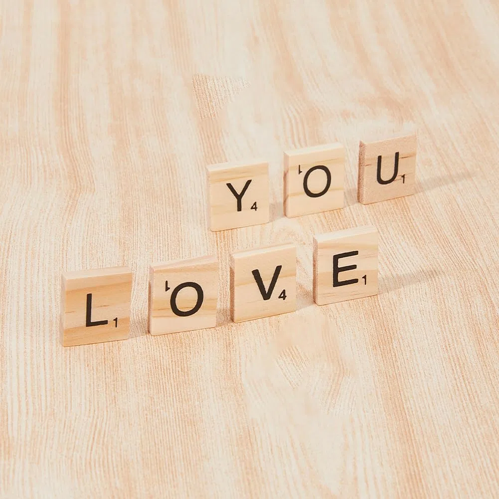 DICOSMETIC 300 Tessere in Legno per Scrabble, Lettere dalla A alla Z, per Scrivere, Cruciverba, Giochi di Parole, Strumenti di Apprendimento per Artigianato e Ortografia
